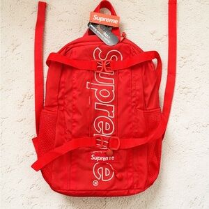 Supreme Mesh Backpack Streetwear - Red